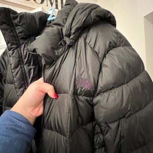 The north face metropolis II parka. Size large. EUC. No rips or flaws